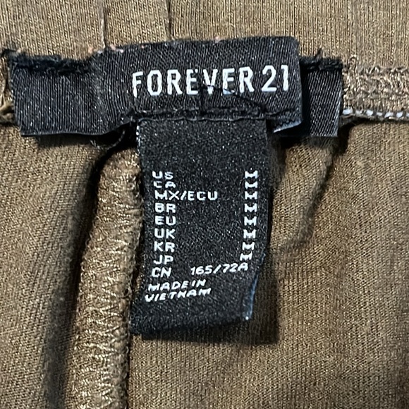 Forever21 green pants - Picture 4 of 6